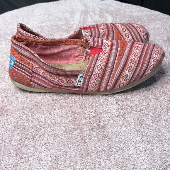 Tom’s slip on flats - Picture 3 of 7